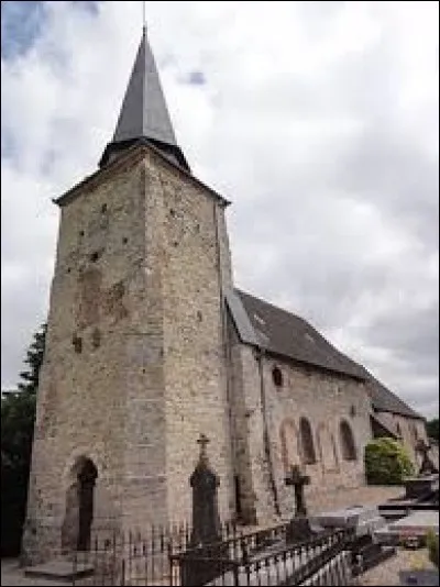 Nous terminons notre balade devant l'église fortifiée de Wiège-Faty. Nous sommes dans l'Aisne, en région ...