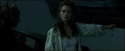 Quand Barbossa kidnappe Élisabeth, elle se fait passer pour Mlle Turner, ...