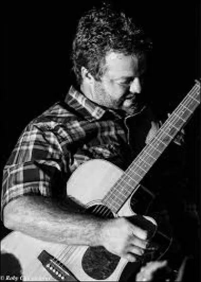 Qui est ce chanteur ?