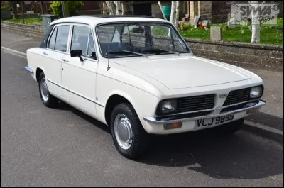 Quelle est cette voiture anglaise ?