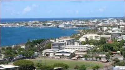 Je vous emmène sur l'île de Tahiti, à Papeete. Pour ce faire, nous devons nous rendre ...