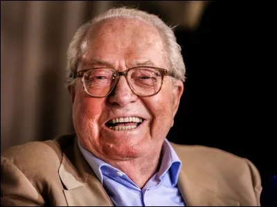 Il y a un intrus parmi ces hommes : lequel ?