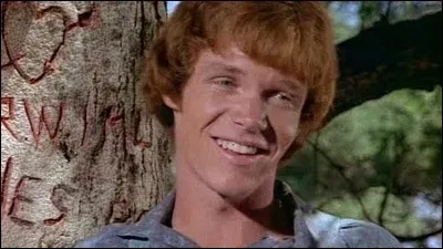 Laura est amoureuse d'un garçon du nom de Johnny Johnson. Lui ne l'aime pas. De qui est-il amoureux ?