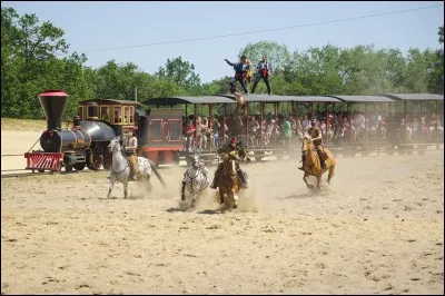 Dans quel parc à thèmes français, Jean Richard a-t-il créé des décors du Far West américain ?