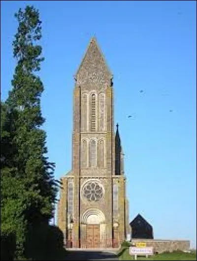 Nous terminons cette balade devant l'&eacute;glise Saint-L&ocirc; de Troisgots. Ancienne commune de l'ancienne r&eacute;gion Basse-Normandie, elle se situe dans le d&eacute;partement ...