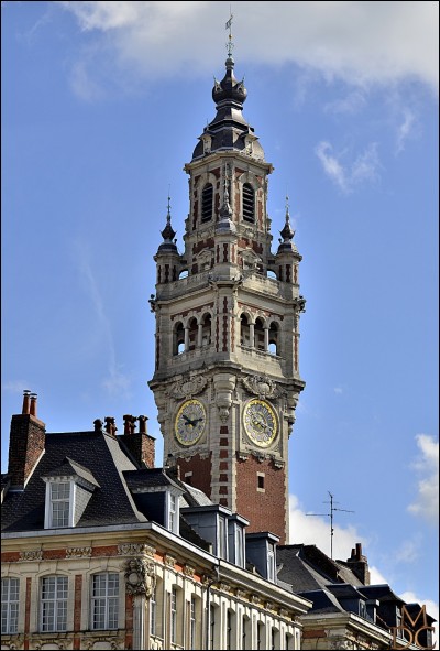 Commençons avec Lille. Cette ville a un beffroi célèbre. Quand a-t-il été inauguré ?