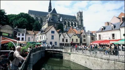 Nous partons maintenant dans la cathédrale d'Amiens, dans la Somme. Quel est son numéro de département ?