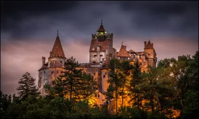 Où se trouve le château de Dracula ?