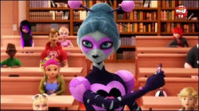 Dans "Zombizou", Ladybug a utilisé son Lucky Charm et a fait apparaître du démaquillant.