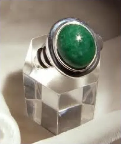 Le jade peut-il revêtir d'autres couleur que le vert ?