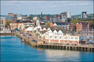 Combien y a-t-il habitants &agrave; Southampton depuis l'ann&eacute;e 2011 ?