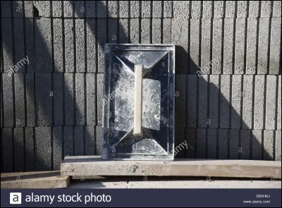 Administrée par le tuteur en l'absence des parents, c'est la...