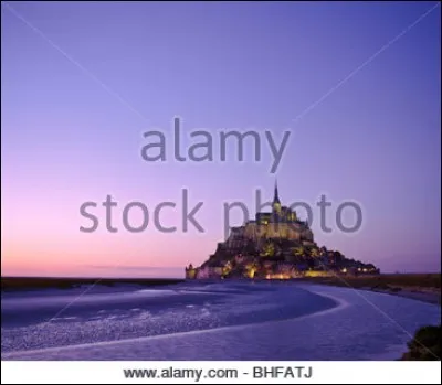 S'alignent tragiquement sur les anciens champs de batailles, ce sont les...