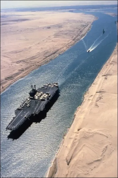 Le canal de Suez est situé en Tunisie.