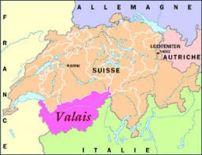 Dans le Valais Suisse, les touristes croisent souvent des raccards. De quoi s'agit-il ?