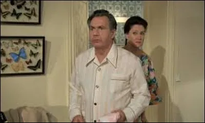 Que veut faire boire Cruchot à l'adjudant Gerber ?