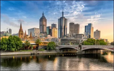Dans quel pays se trouve la ville de Melbourne ?