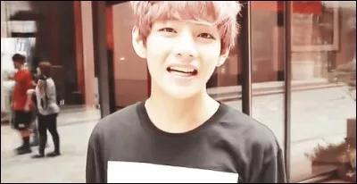 Quel est le titre de sa première chanson solo ?