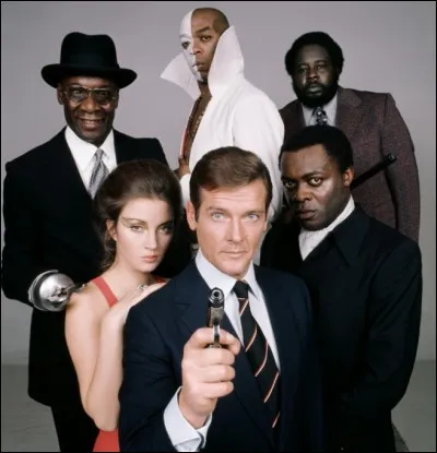 Quel est ce film où James Bond est incarné par Roger Moore ?
Vivre...