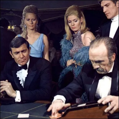 Je vous laisse compléter : 
Au service secret...