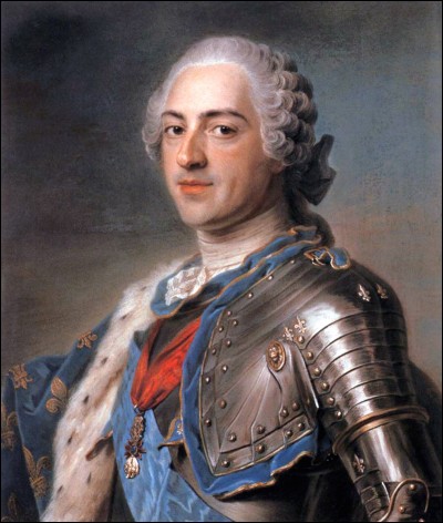 Louis XVI succède à Louis XV en 1774. Quel est leur lien de parenté ?