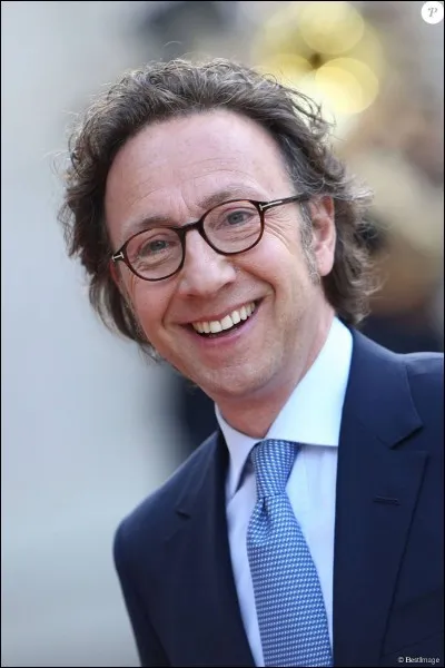 Laquelle de ces quatre émissions Stéphane Bern présente-t-il ?