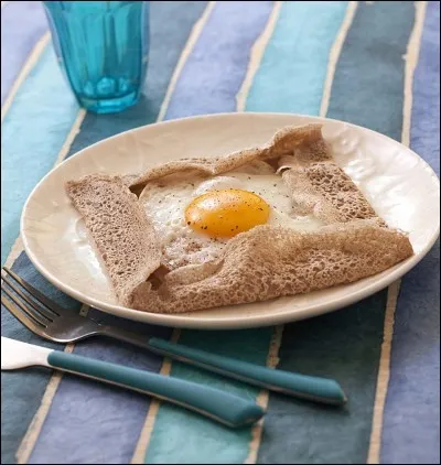 La galette au blé noir est un plat traditionnel de ---