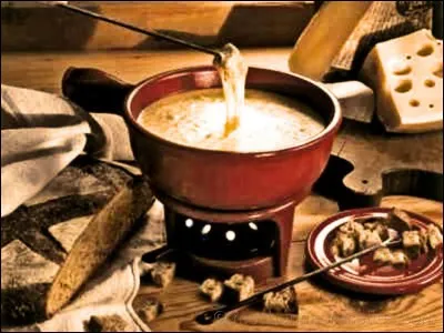 La fondue savoyarde est un plat typique de la ville ---
