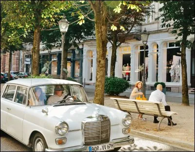 En 1968, qui profite des bains thermaux de Baden-Baden ?