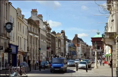 Dans quel pays se trouve Colchester ?