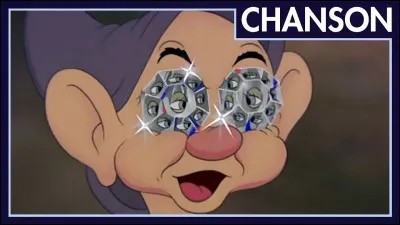 Quels sacs les nains rangent-ils par quintaux dans la chanson "Heigh Ho!" ?