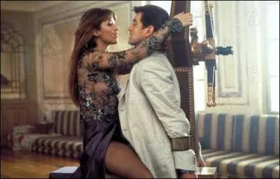 Fface  James Bond dans ce film