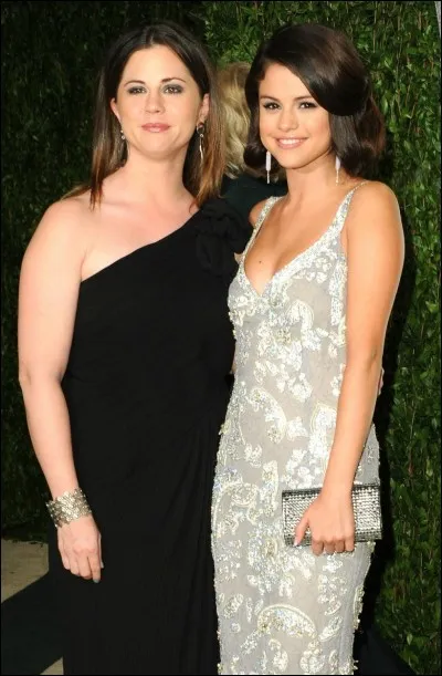 Comment se prénomme sa mère ?