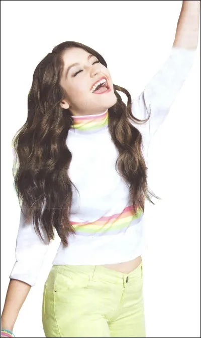 Que faisait-elle quand Disney la appelée pour jouer le rôle de Luna Valente ?