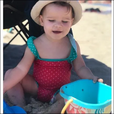 Comment se prénomme la fille de Julia Paredes ?