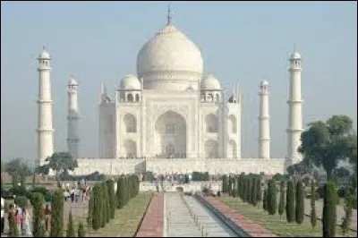 Où est situé ce monument ?