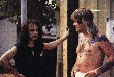 Ronnie James Dio détestait profondément Ozzy Osbourne et ne faisait référence à lui que par "le junkie".
