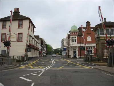 Dans quel pays se trouve Crawley ?