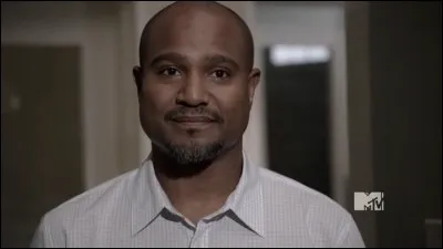 Quelle est la profession du patron de Scott ?