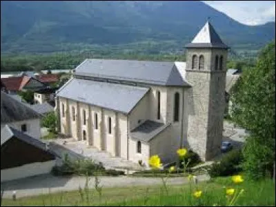 Je vous emmène en Auvergne-Rhône-Alpes, à Sainte-Hélène-sur-Isère. Commune de l'arrondissement d'Albertville, elle se situe dans le département ...