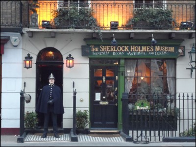 À quel numéro de Baker Street habite Sherlock Holmes ?