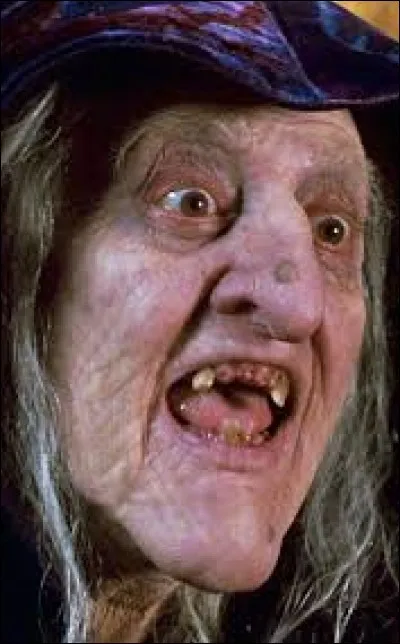 Quel fruit la reine donne-t-elle à Giselle au bal pour que celle-ci meure ?