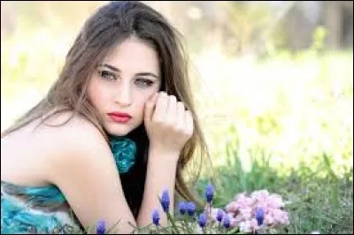 Si une fille envoie du lourd, c'est qu'elle est :