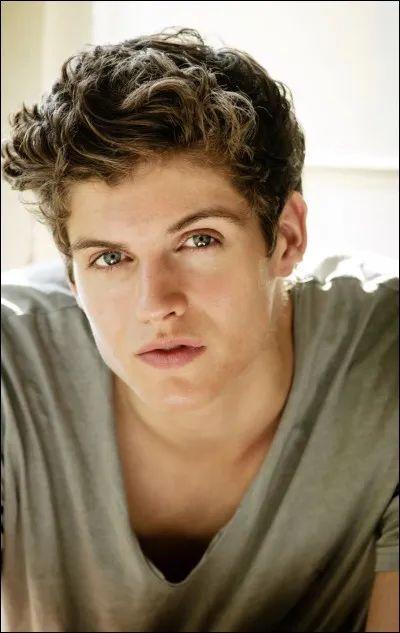 Dans quelle série ce personnage joue-t-il ?