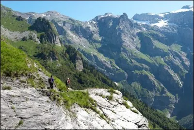 Dans quel département se situe la ville de Thonon-les-Bains ?