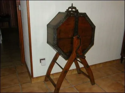 Quel est cet appareil avec lequel on faisait autrefois le beurre ?