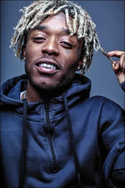 Il a chanté "Money Longer".