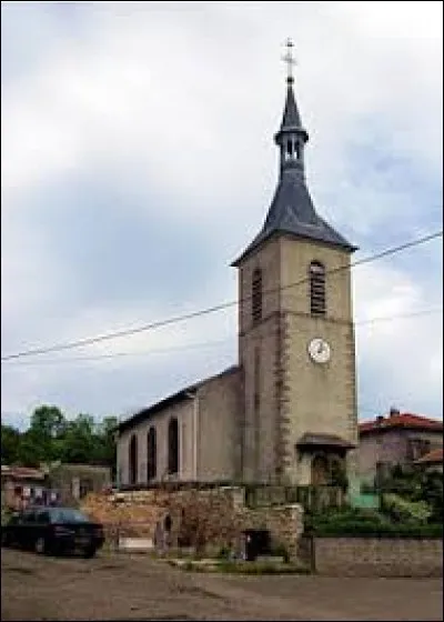 Nous sommes à présent devant l'église Saint-Pierre de Giriviller. Petit village du Grand-Est de 71 habitants, dans le Lunévillois, il se situe dans le département ...