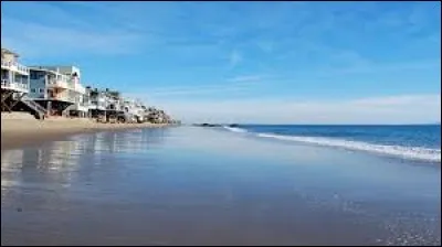 Dans quel &eacute;tat am&eacute;ricain se situe la plage de Malibu ?