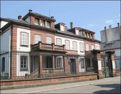 En 1922, la Banque de France s'installe dans une vaste maison individuelle datant de 1840 au 5, rue Saint-Georges. Qui occupe cette belle bâtisse de nos jours ?